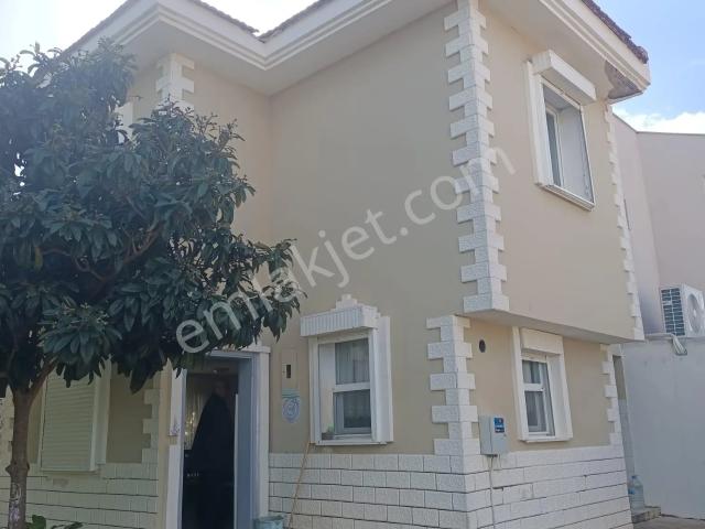 Çeşme Dalyan Ladin Koyuna Yakın Kiralık Villa