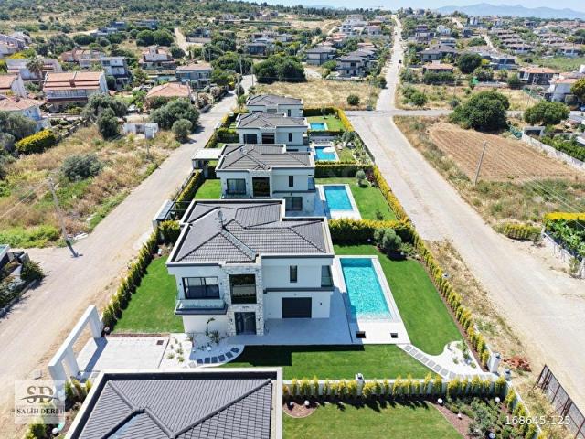 Çeşme Dalyan Plaja Yakın 4+1 Tek Müstakil Havuzlu Villa