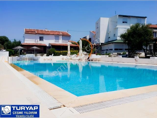 Çeşme Şifne Denize 100m Havuzlu Site Satılık 2+1 Villa