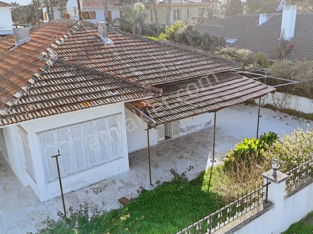Çeşme Ilıca Şantiye Evlerinde 613 M2 Arsa Villa