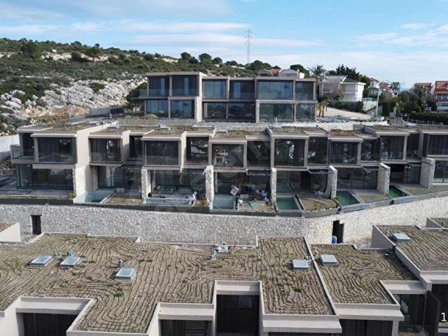 Çeşme Ilıca Invictus'ta Deniz Manzaralı Havuzlu Villa