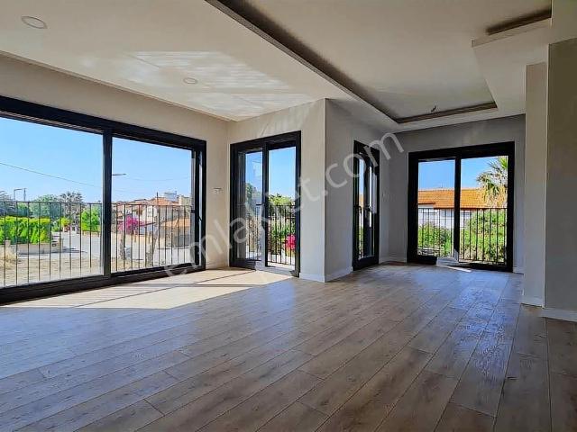 Çeşme Ilıca Satılık Müstakil 4+1 Özel Havuzlu Villa