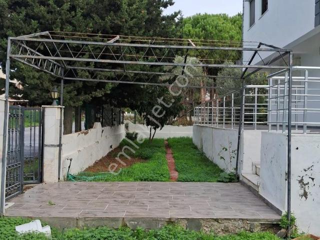 Çeşme Ildır Mh Ana Cadde Üzerinde Denize Yakın 3+1 Satılık Villa