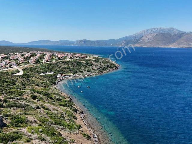 Çeşme Ildırı'da Deniz Sıfır, Özel Plajlı 4+1 Villa