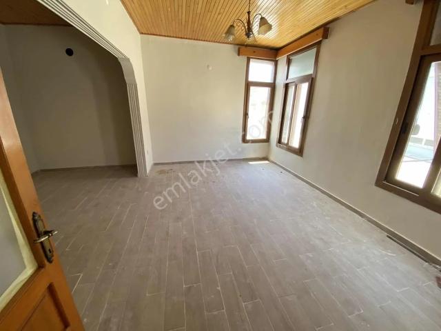 Çeşme Kiralık 3+1 Eşyasız