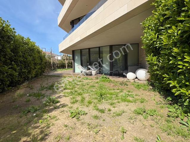 Çeşme Paşa Limanı Denize Sıfır Folkart Blu 290 M2 Bahçeli Daire