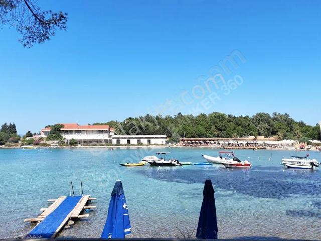 Çeşme Paşalimanı Venüs Tatil Sitesi'nde 2+1 Satılık Daire