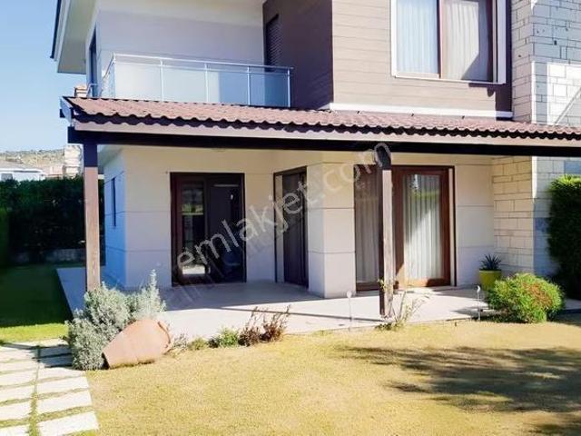 Çeşme Yalı'da Denize Yakın Full Eşyalı Dubleks Villa