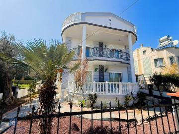 Urla, İzmir ili, Ege Bölgesi - Otopark