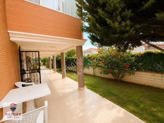 Çeşmede Bahçeli Otoparklı Eşyalı Kiralık 1+1
