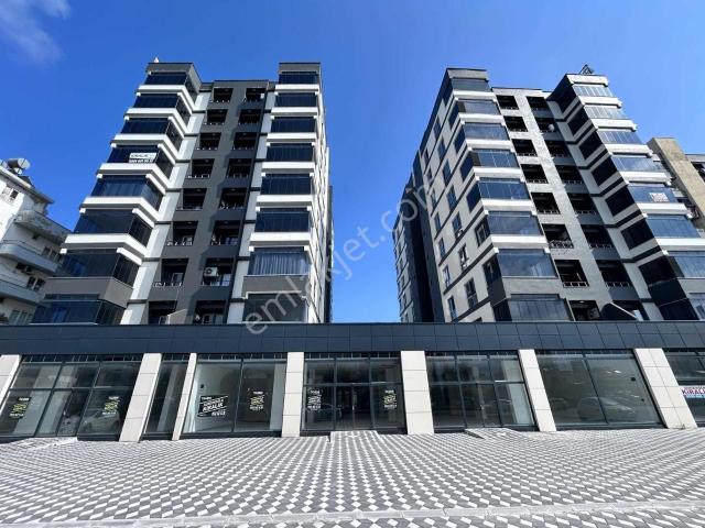 Çeşmeli De Ana Yola Cepheli Yeni Binada Kiralık Geniş 2+1