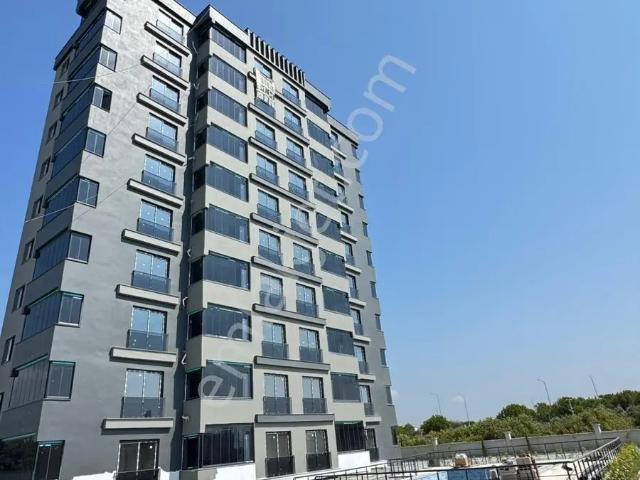 Çeşmeli'de Sıfır İskanlı,havuzlu 1+1 Kiralık Daire