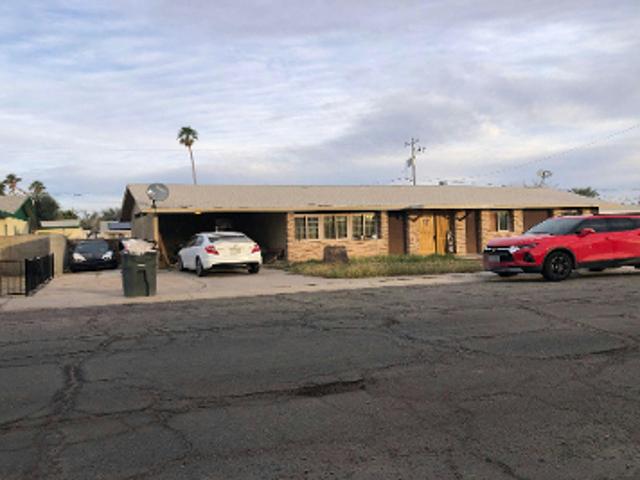 E Mesquite St