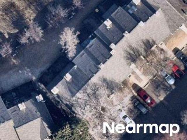 E Nichols Cir
