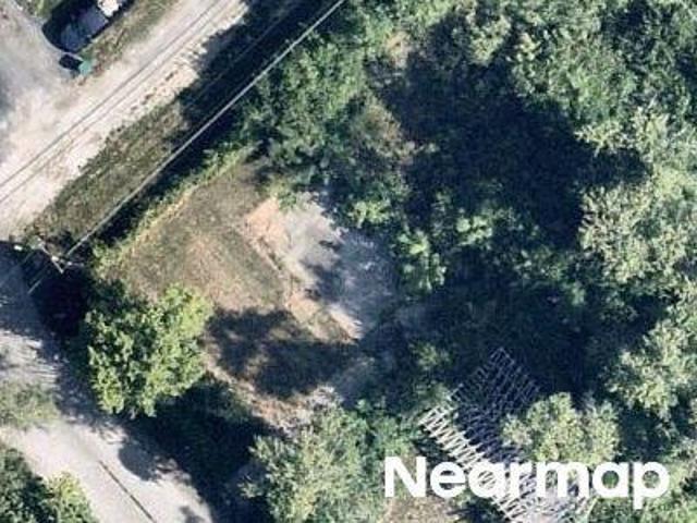 E Adams Dr
