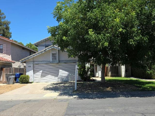 E Alluvial Ave Unit 102
