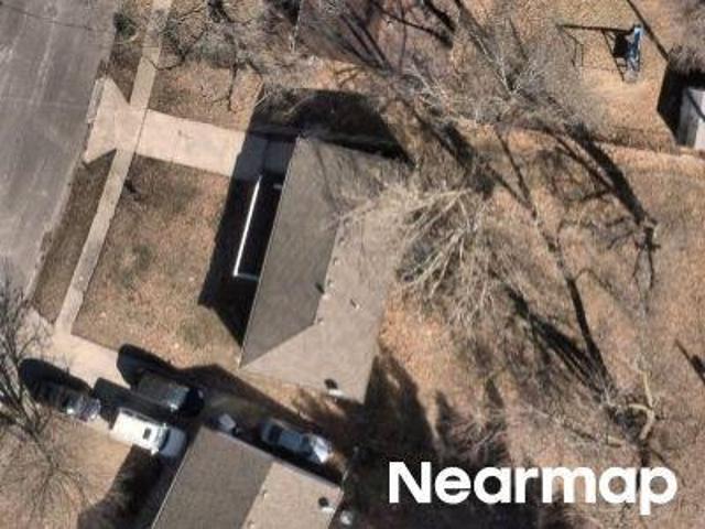 E Arrowhead Dr