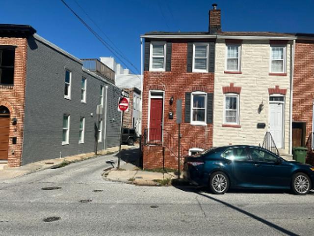 E Barney St