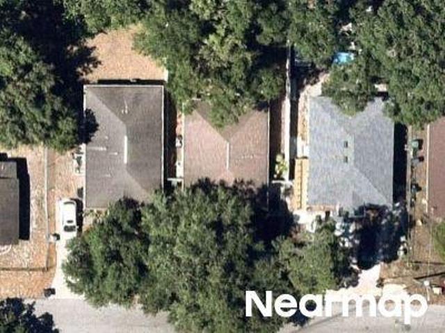 E Curtis St