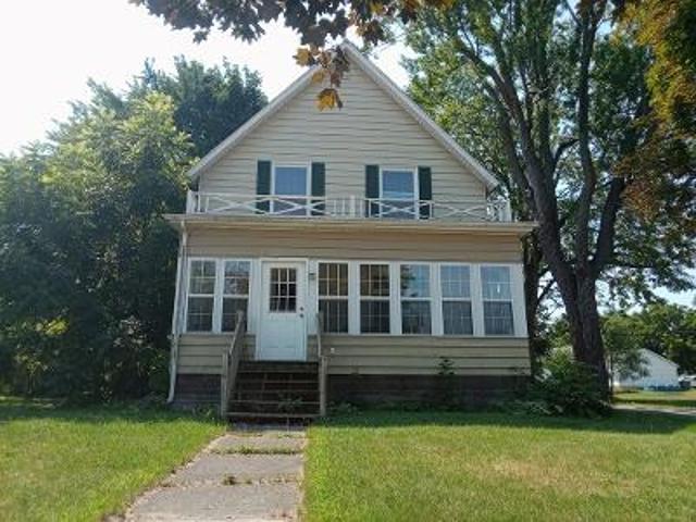 E Cedar St