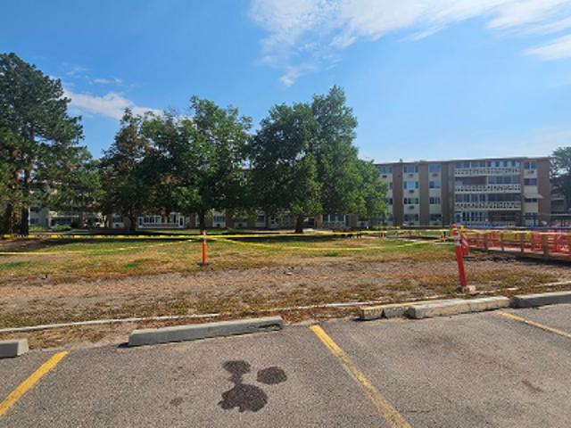 E Center Ave