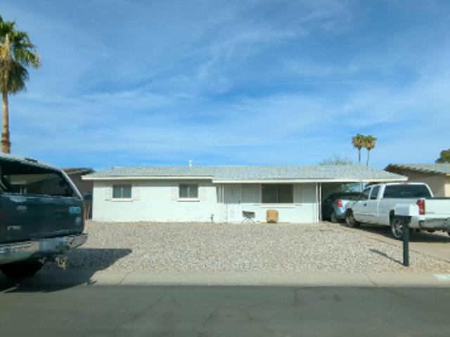 E Clovis Cir