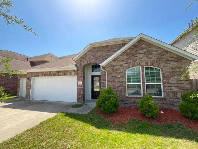E Crescent Lake Cir