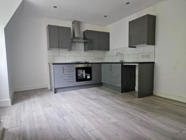 E Dulwich Grove, London SE22, 1 bed flat to rent, £9,533 pcm | PrimeLocation