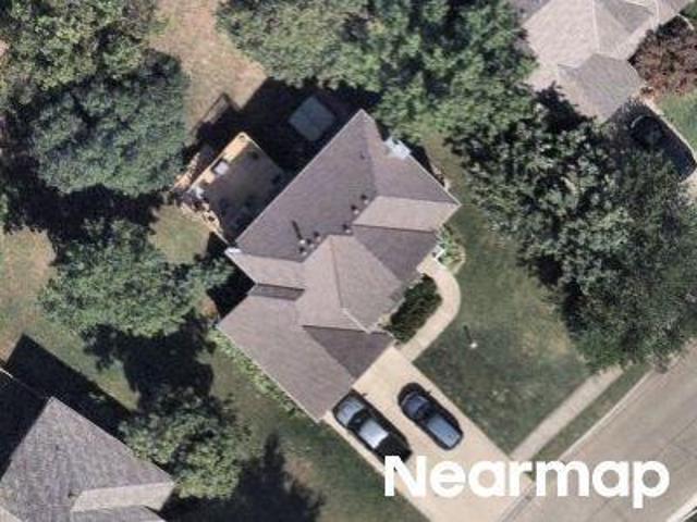 E Devonshire Dr
