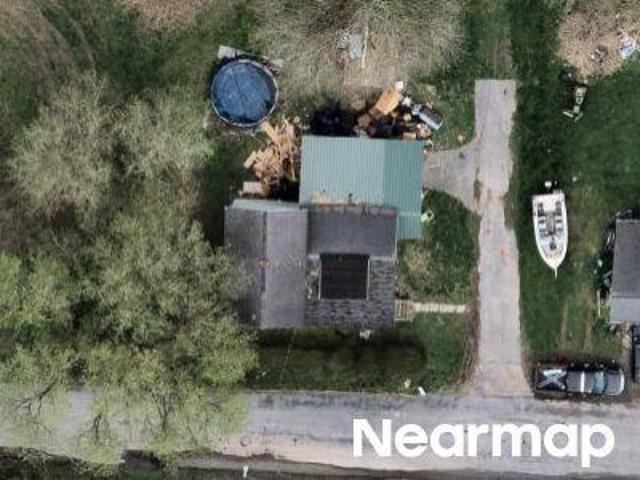 E Dock St