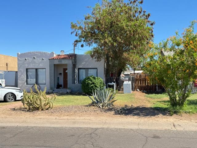 E Edison Ave