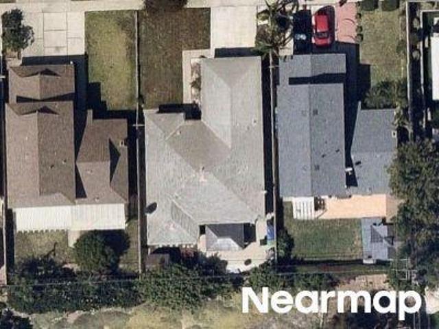 E Elsmere Dr