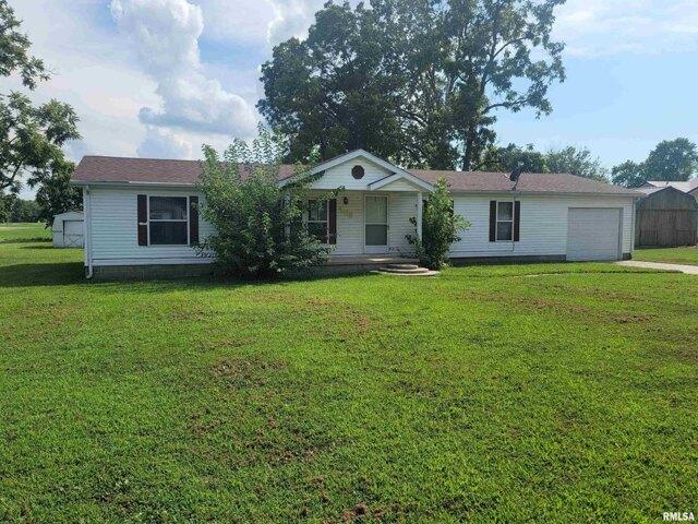 E Fayette St, Patoka, Home For Sale