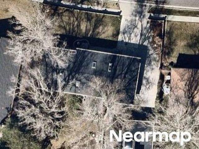 E Floyd Dr