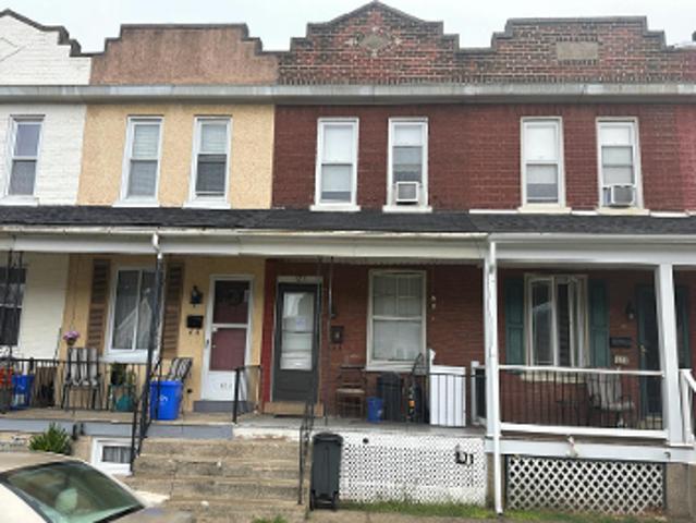 E Frankford St