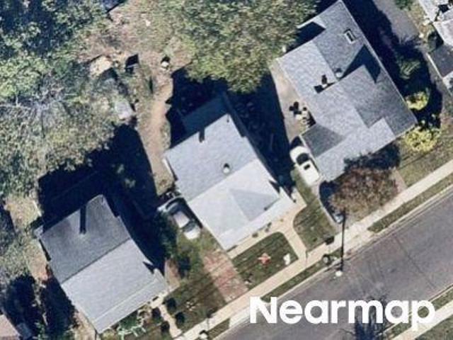 E Greenwood Ave
