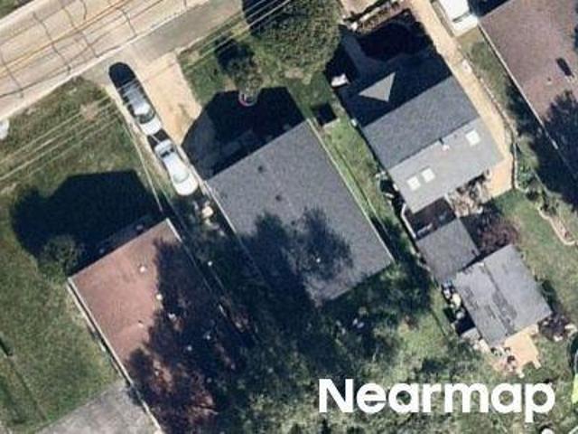 E Hawthorne Dr