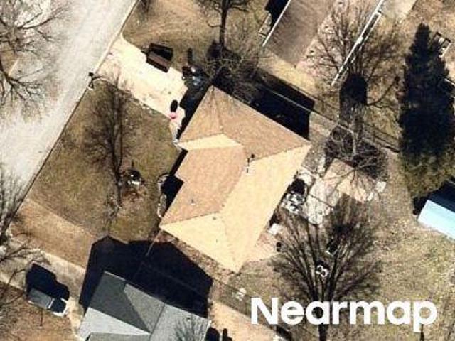 E Houston Dr