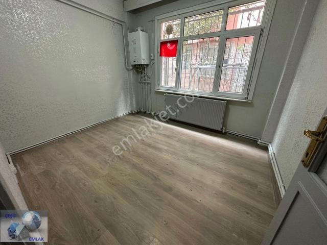 Çeşit Emlak Fatih Vatan Cad Emniyet Arkası 1+1 Kombili Kiralık
