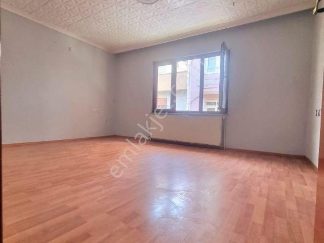 Eğitim Cad. Geniş Müstakil 2+1 Kiralık Daire