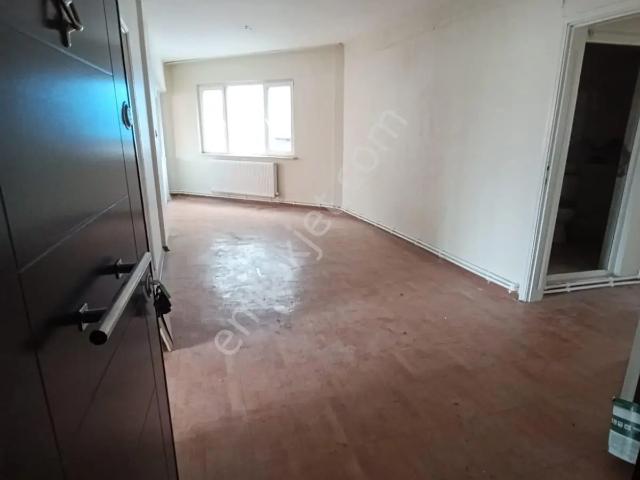 Eğitim Mahallesi 2+1 Geniş Ferah Kiralık Daire 3 Balkonlu