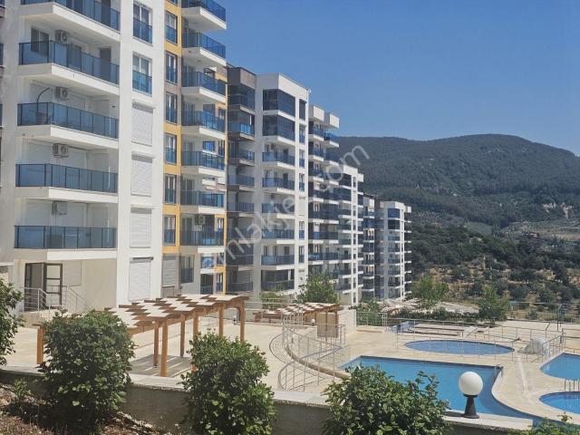 Eşin Golf Resortta Satılık Deniz Manzaralı 1+1 Eşyalı Daire