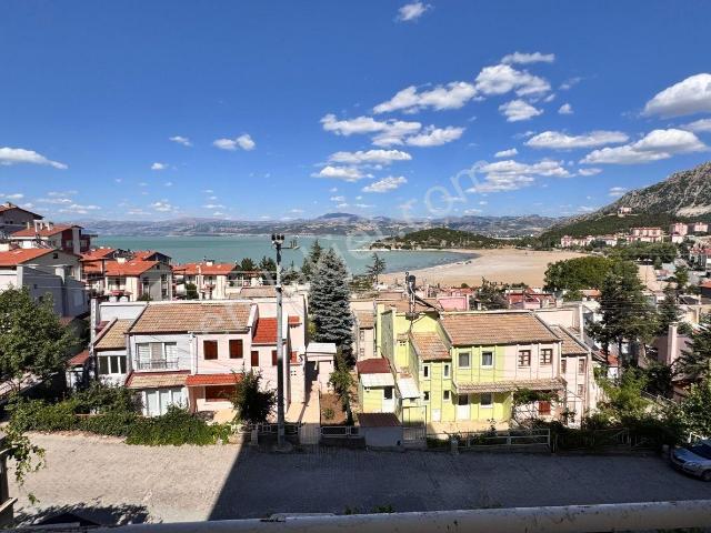 Eğirdir Altınkum'da Panoramik Göl Manzaralı 3+1 Satılık Daire !