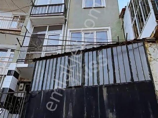 Eğirdir Hacı Şeyh Mah Göl Ada Manzaralı 3 Katlı Komple Satılık