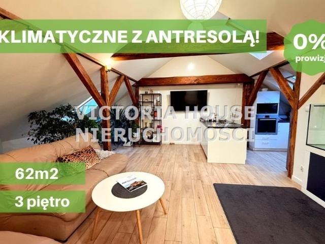 Polecam przestronne 3 pokojowe mieszkanie z garażem i antresolą