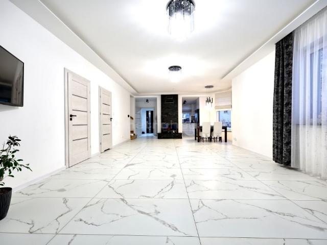 Nowoczesny dom 208 m² z kominkiem i garażem w Ełku