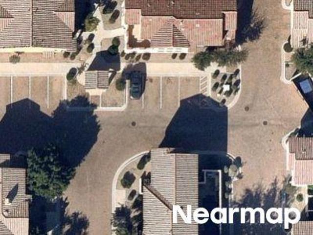 E Lakewood Pkwy W