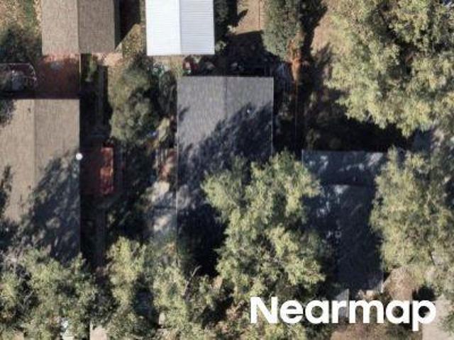 E Laramie St