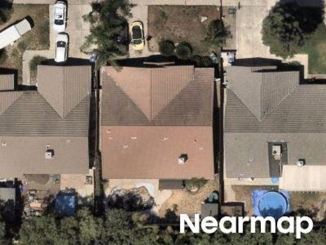 E Laurel Ave