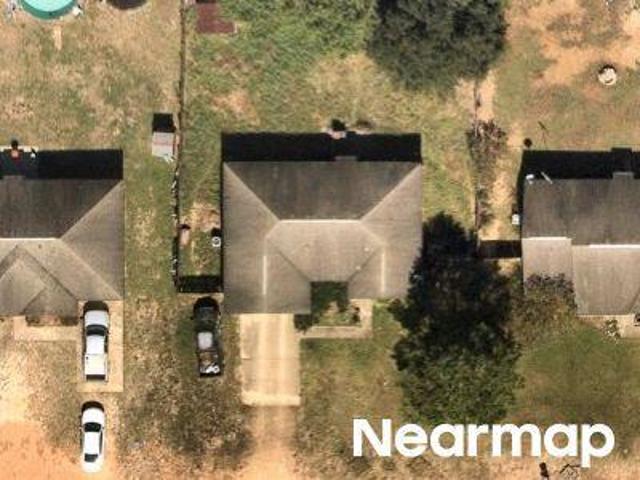 E Laurel Ln